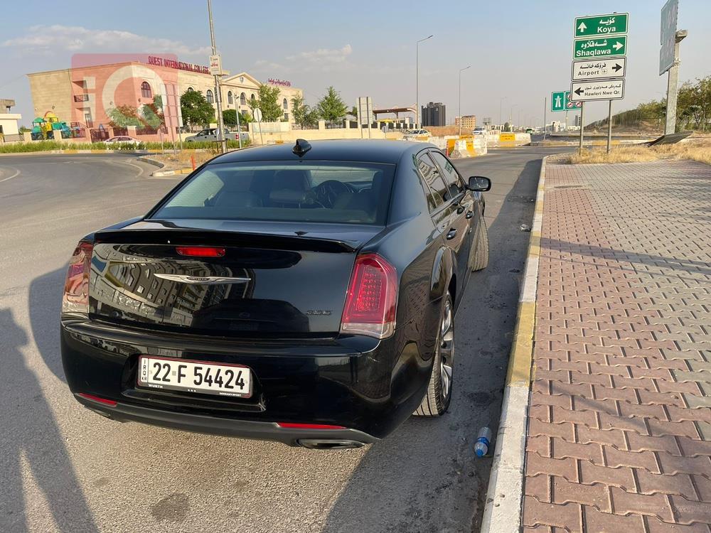 کرایسلەر 300